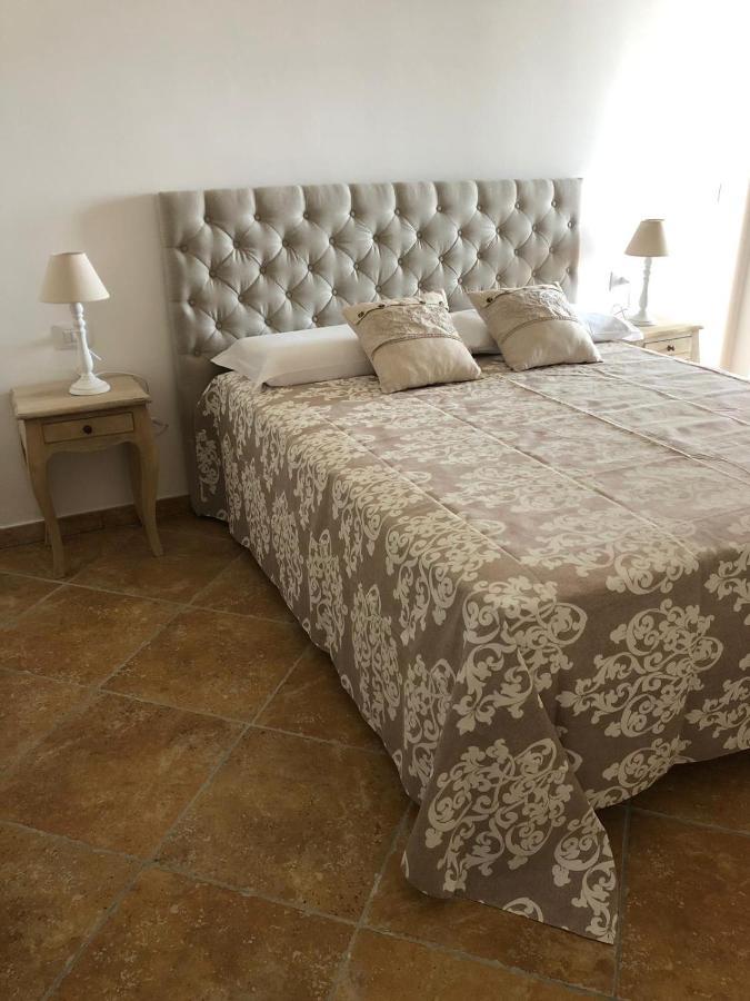 Dimora Le Ginestre Adults Only Bed and Breakfast Fasano Eksteriør billede