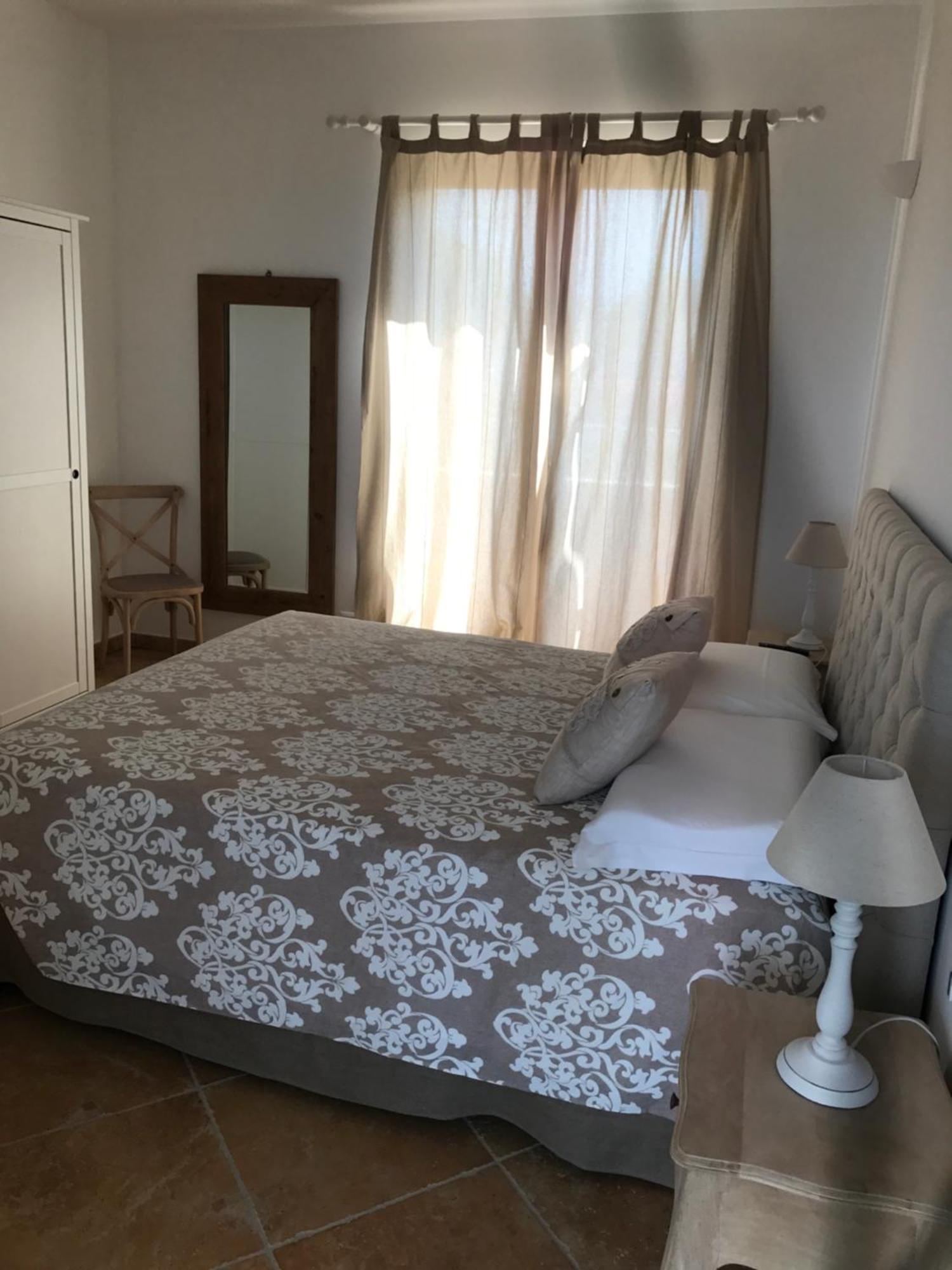 Dimora Le Ginestre Adults Only Bed and Breakfast Fasano Værelse billede