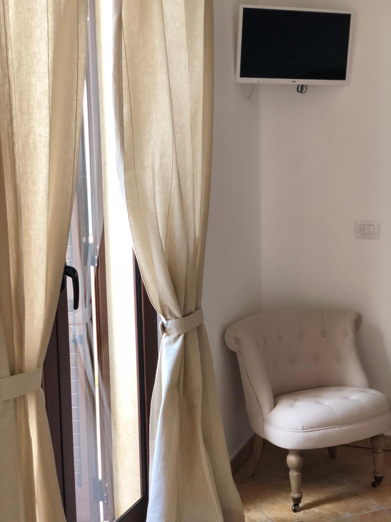 Dimora Le Ginestre Adults Only Bed and Breakfast Fasano Værelse billede